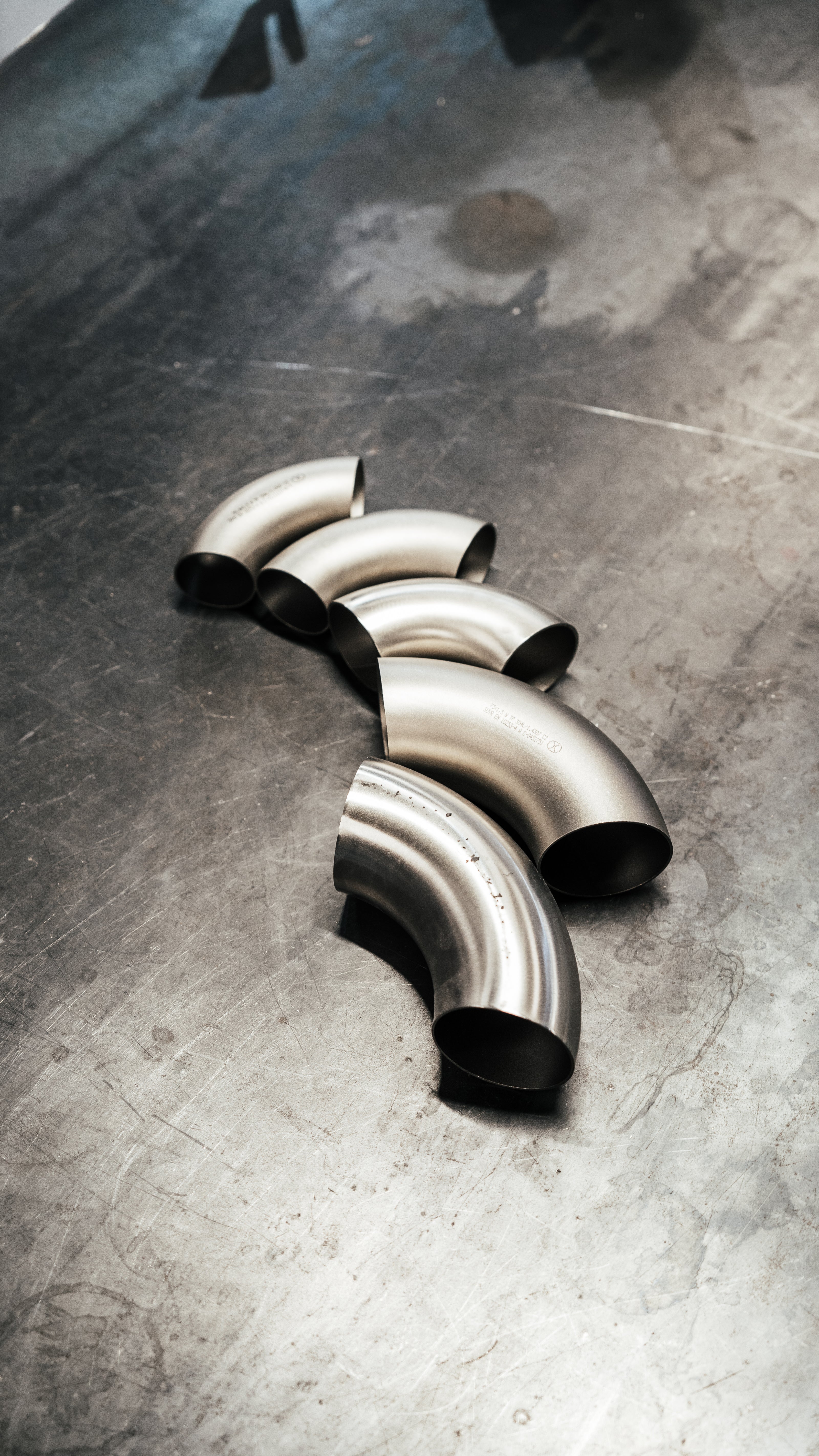 Codo de Acero Inoxidable 304L 90° para Escape